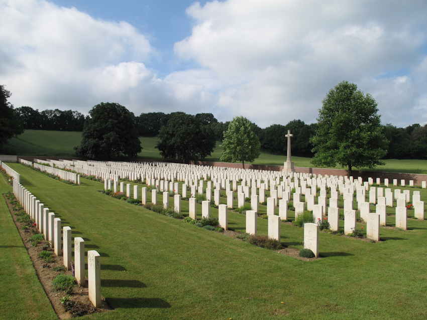 Heilly Station cemetery 07